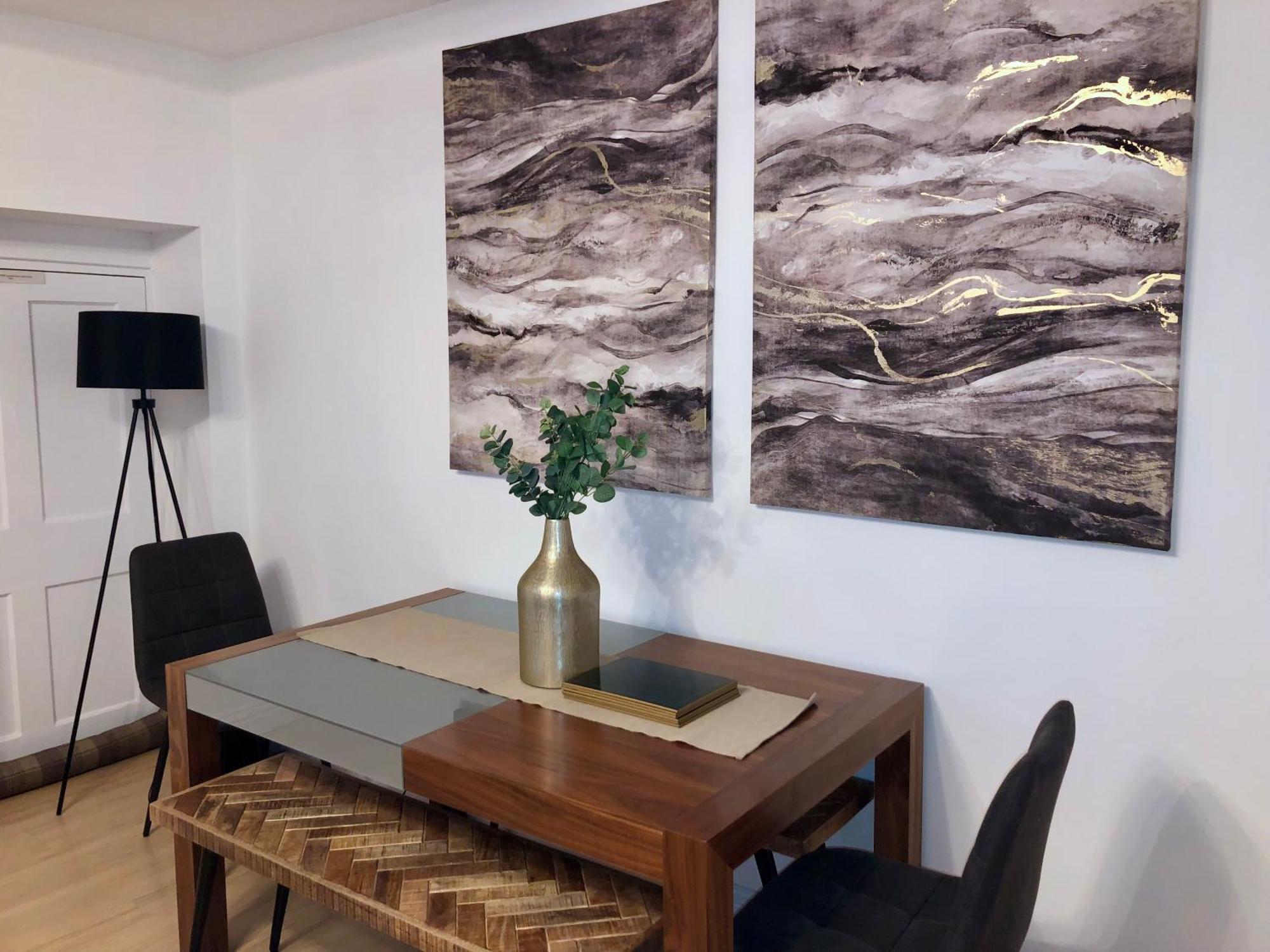 באת' Superbly Located 2 Bedroom Luxury Apartment מראה חיצוני תמונה